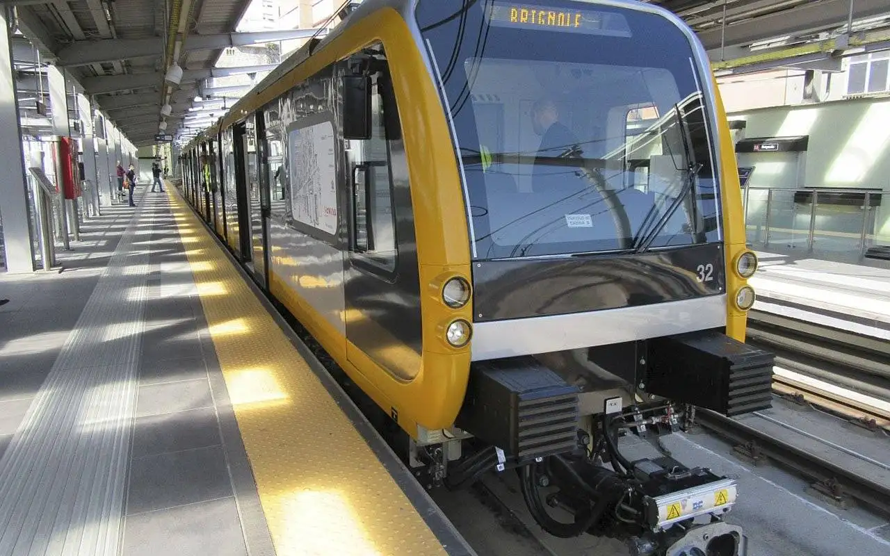 I NUOVI TRENI DI METROGENOVA SI FANNO ATTENDERE