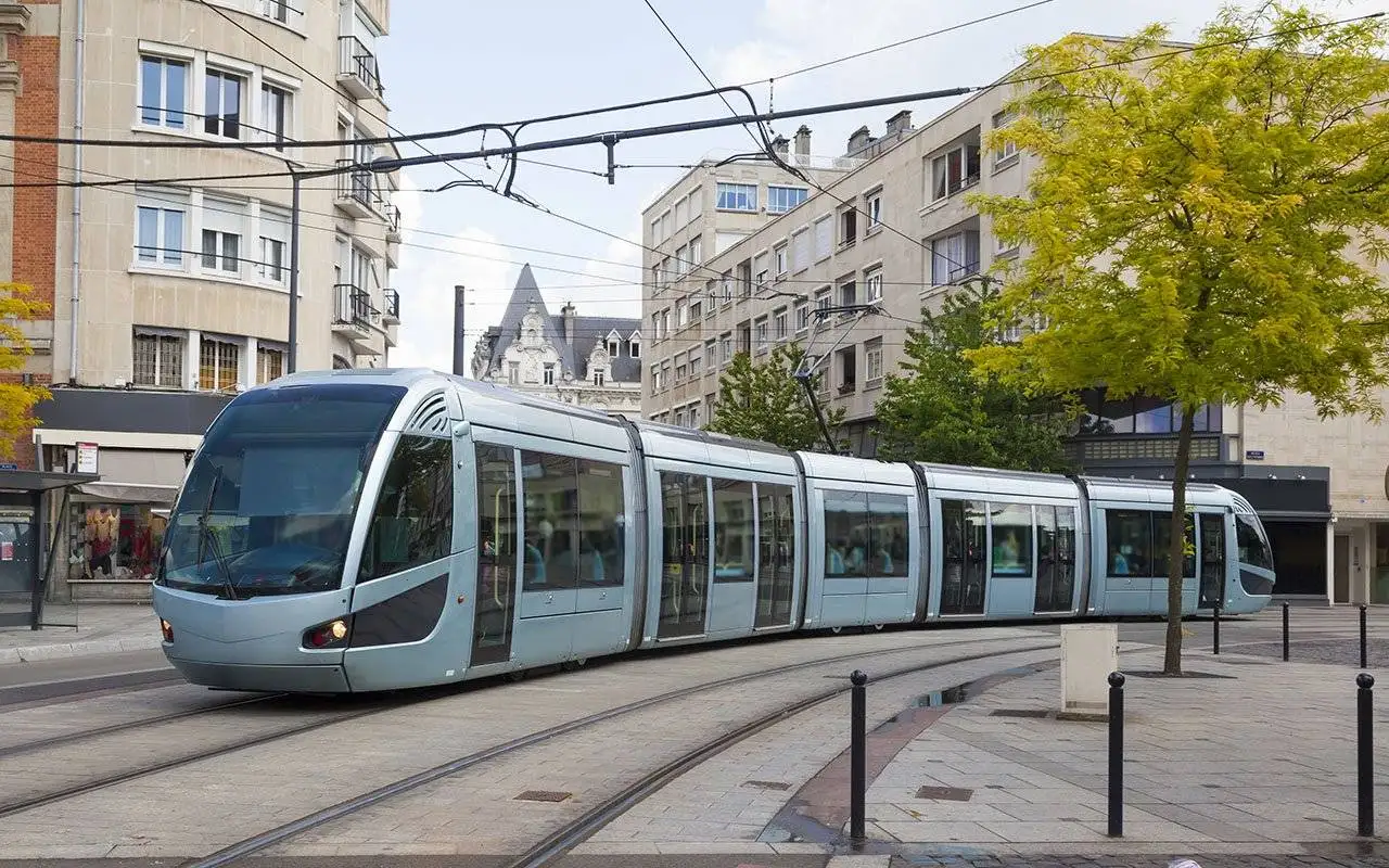 IL TRAM LOW-COST DI BESANÇON E VALENCIENNES