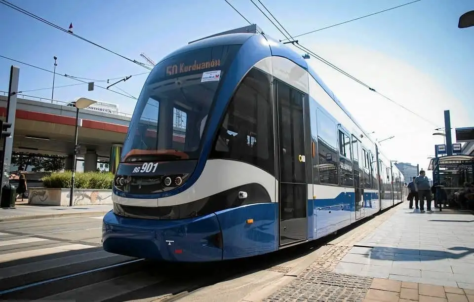 CRACOVIA: NUOVI TRAM STADLER/SOLARIS