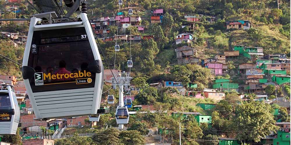 Medellin, linea J, foto di Steven Dale (The Gondola project)