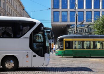 BUS ELETTRICI MEGLIO DEI TRAM? NO E CAPIAMO PERCHÉ